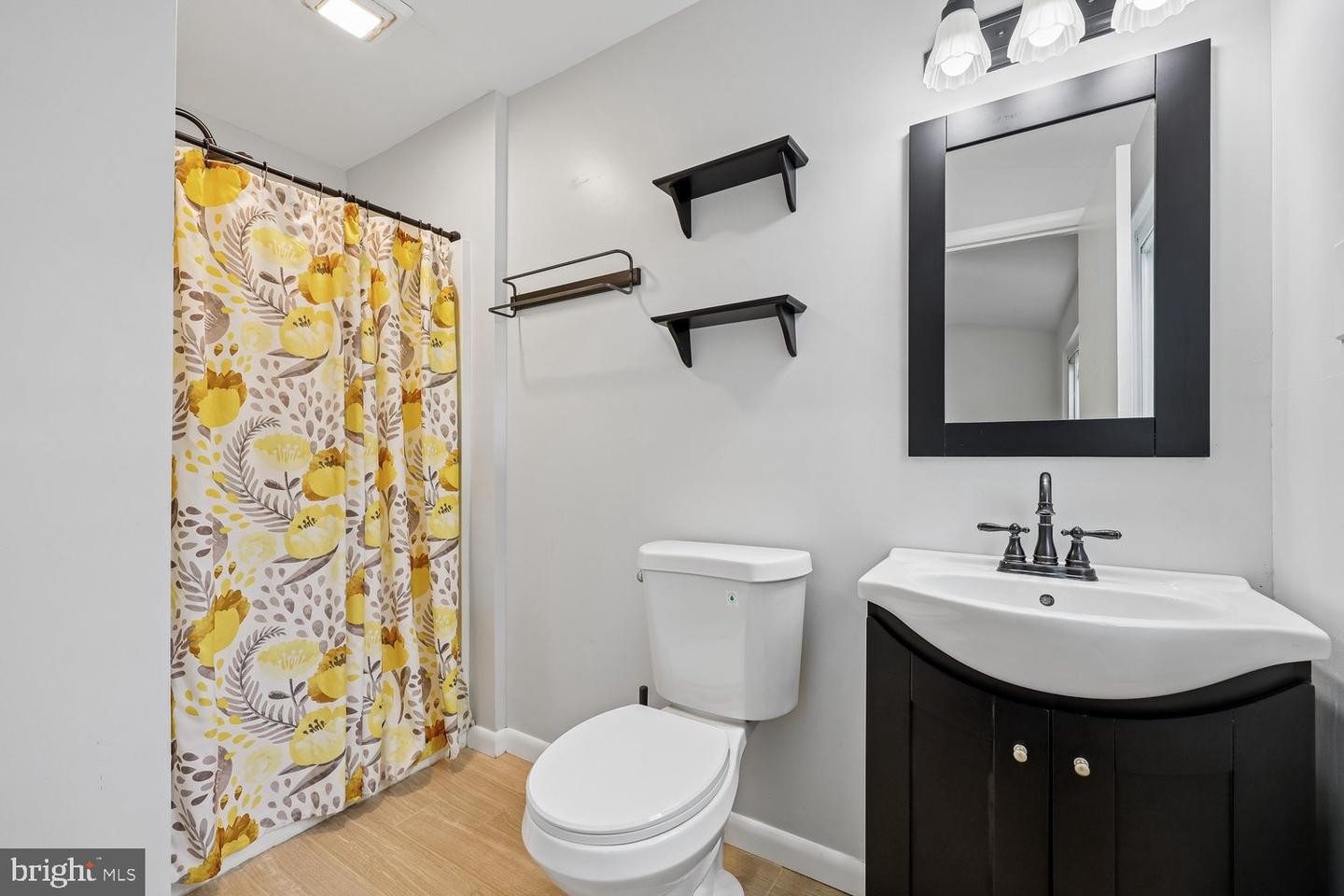 11208 Bybee St Property Photo 13