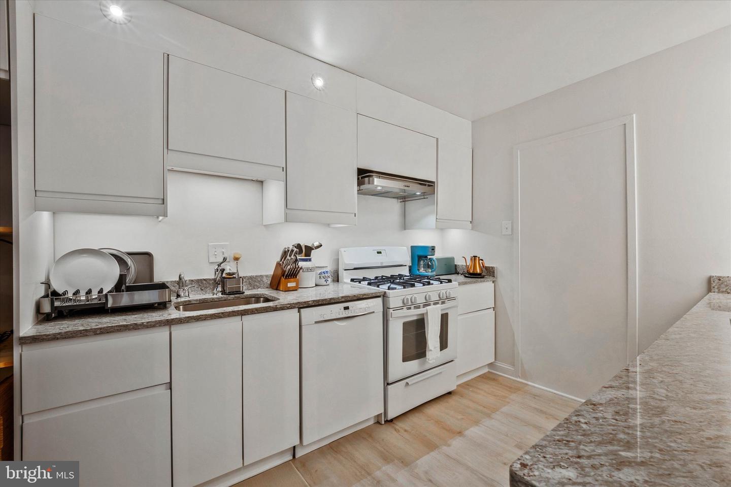 4515 Willard Ave #906s Property Photo 12