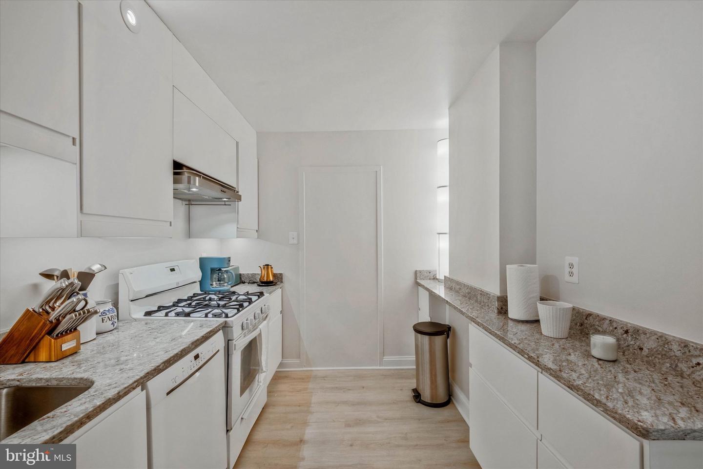 4515 Willard Ave #906s Property Photo 13