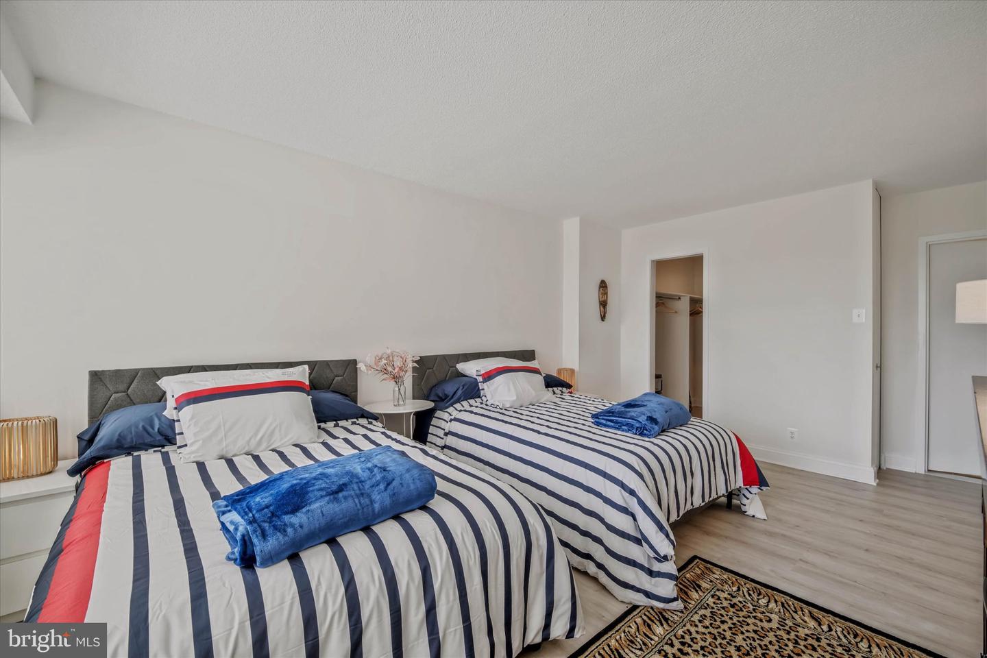 4515 Willard Ave #906s Property Photo 19