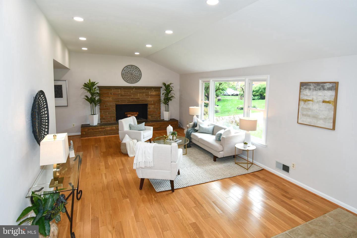 5701 Radnor Ct Property Photo 6