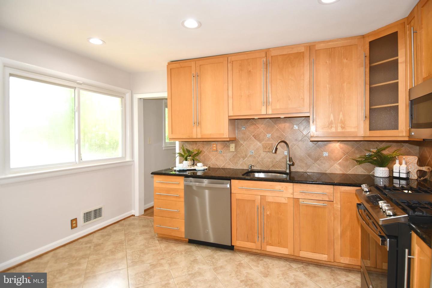 5701 Radnor Ct Property Photo 16