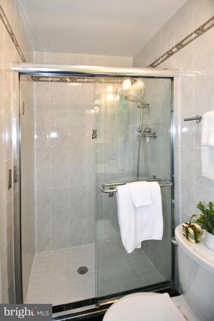 5701 Radnor Ct Property Photo 37
