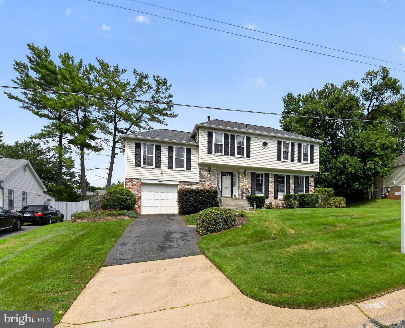 7905 Ivymount Ter Property Photo 2