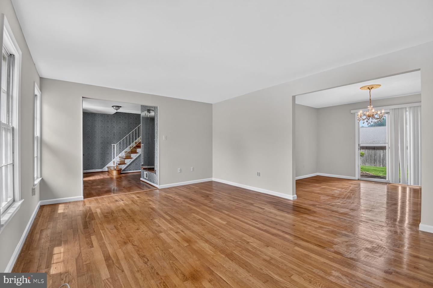 7905 Ivymount Ter Property Photo 3