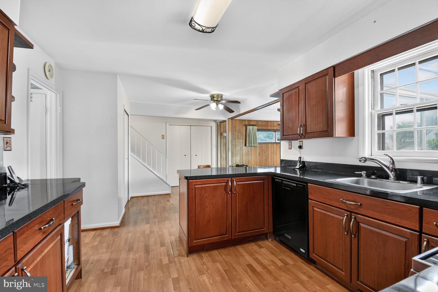 7905 Ivymount Ter Property Photo 7