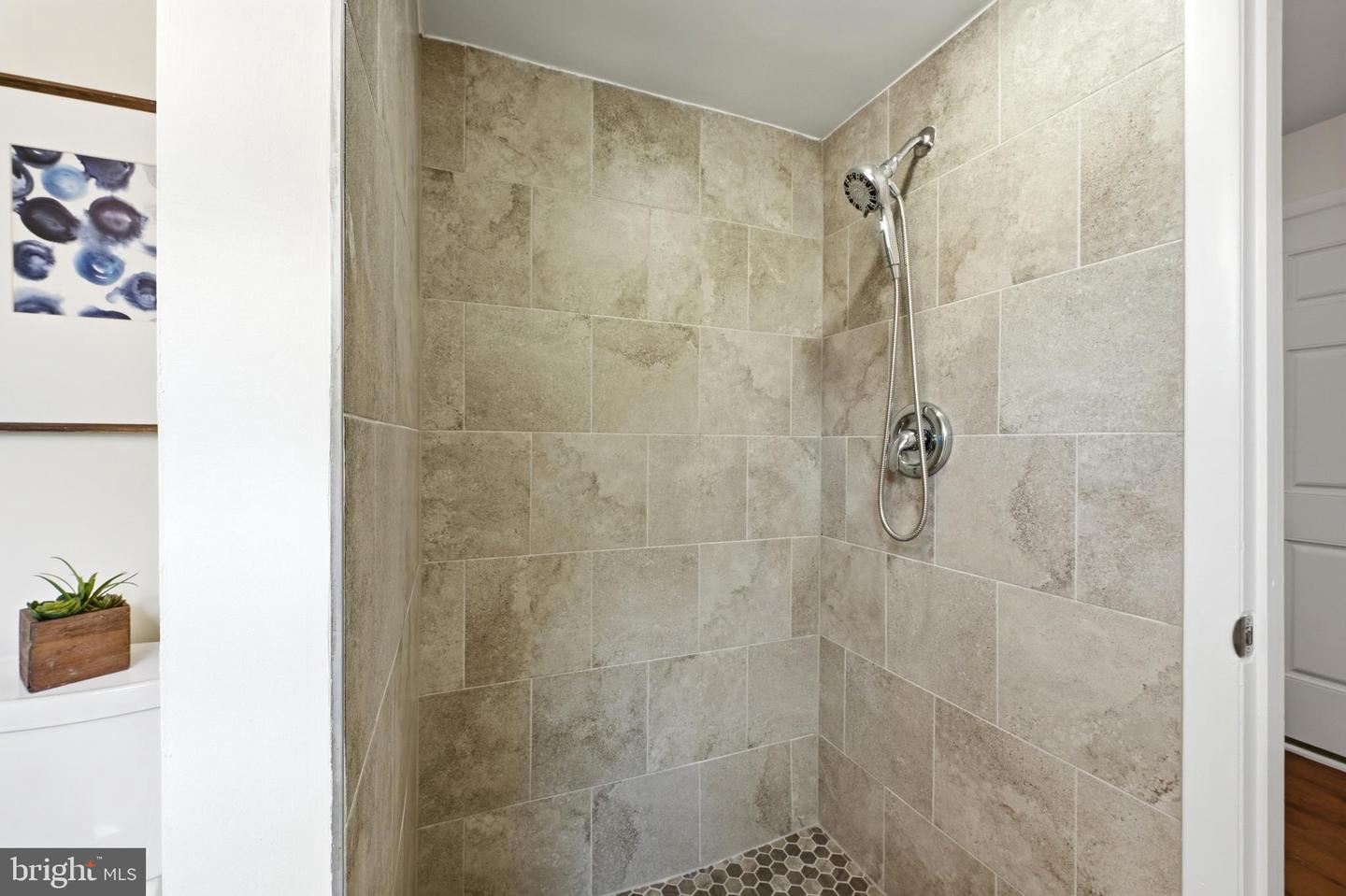1105 Chiswell Ln Property Photo 24
