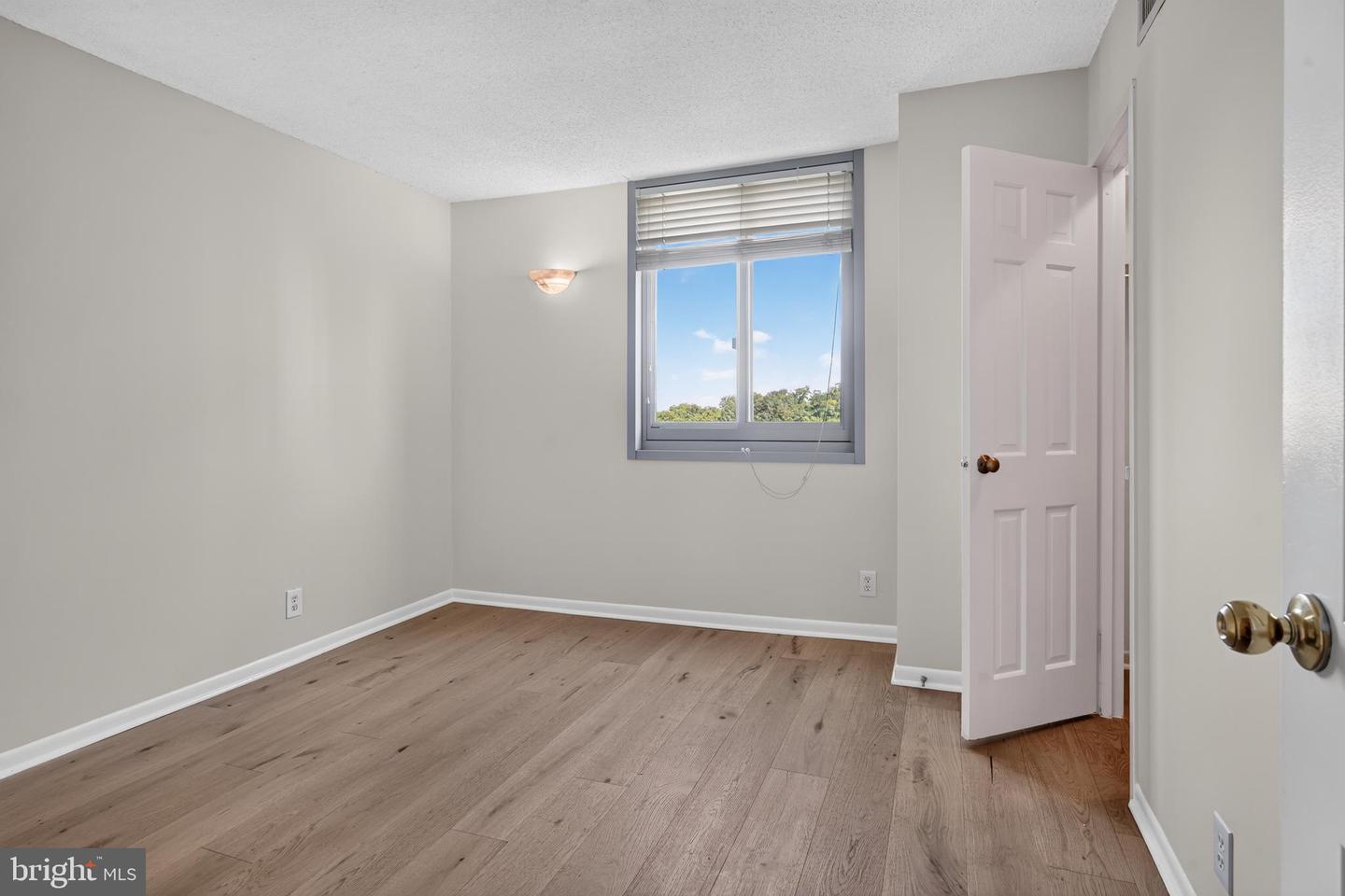 4601 Park Ave N #814p Property Photo 11