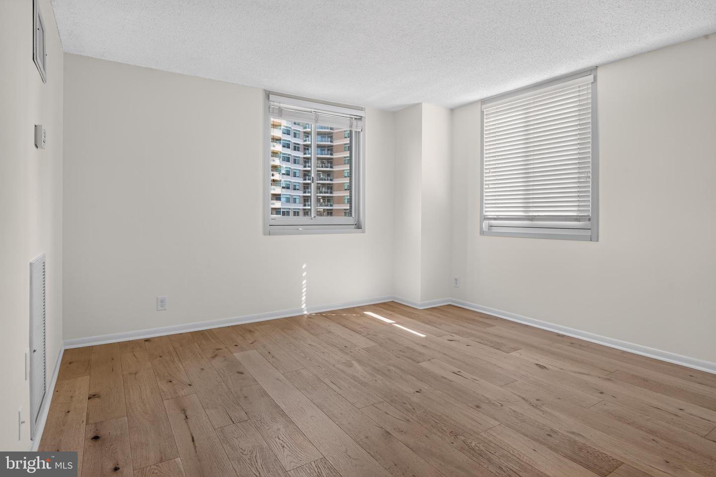 4601 Park Ave N #814p Property Photo 13