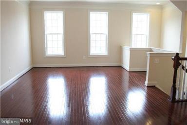 688 Pullman Pl Property Photo 4