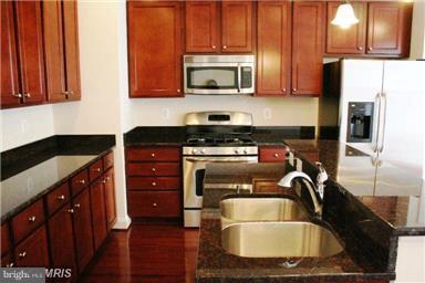 688 Pullman Pl Property Photo 6