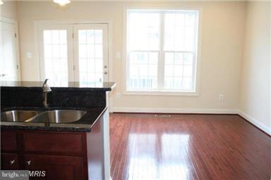 688 Pullman Pl Property Photo 9