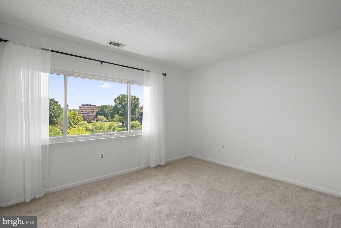18249 Leman Lake Dr #607b Property Photo 16