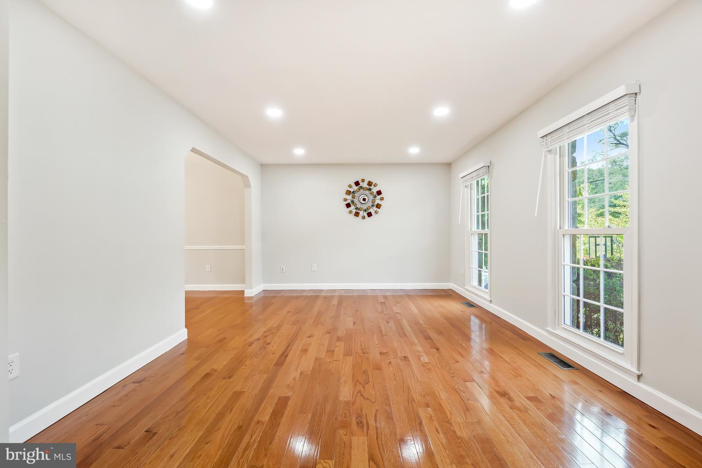 11409 Beechgrove Ln Property Photo 5