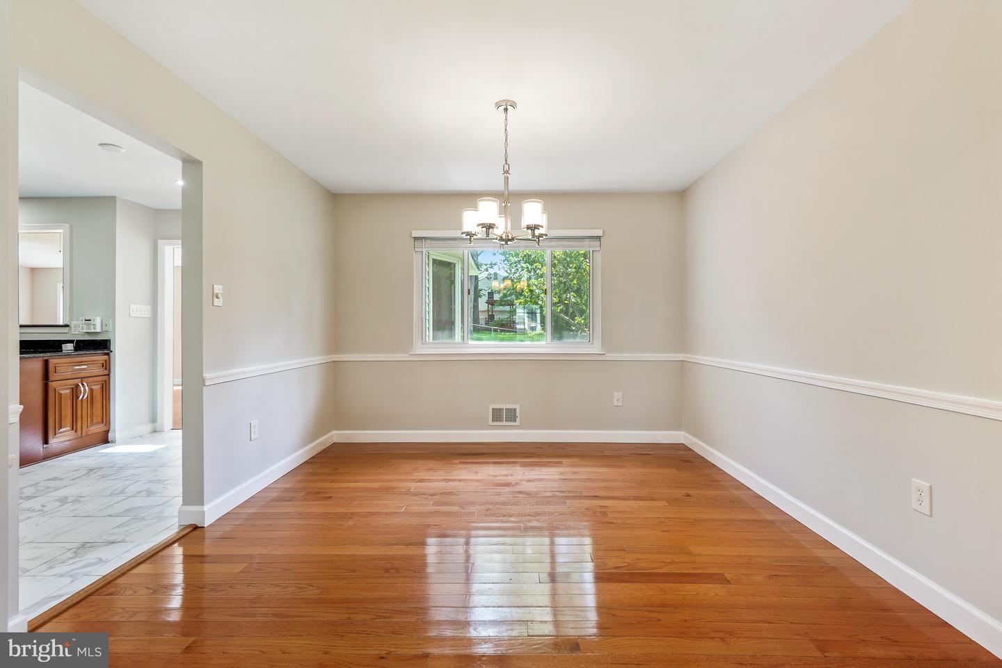 11409 Beechgrove Ln Property Photo 6