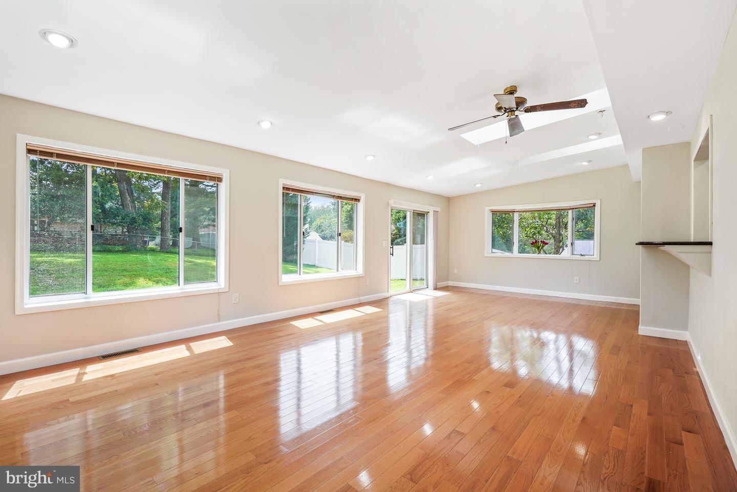 11409 Beechgrove Ln Property Photo 12