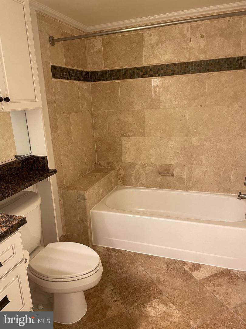 4808 Moorland Ln #409 Property Photo 9
