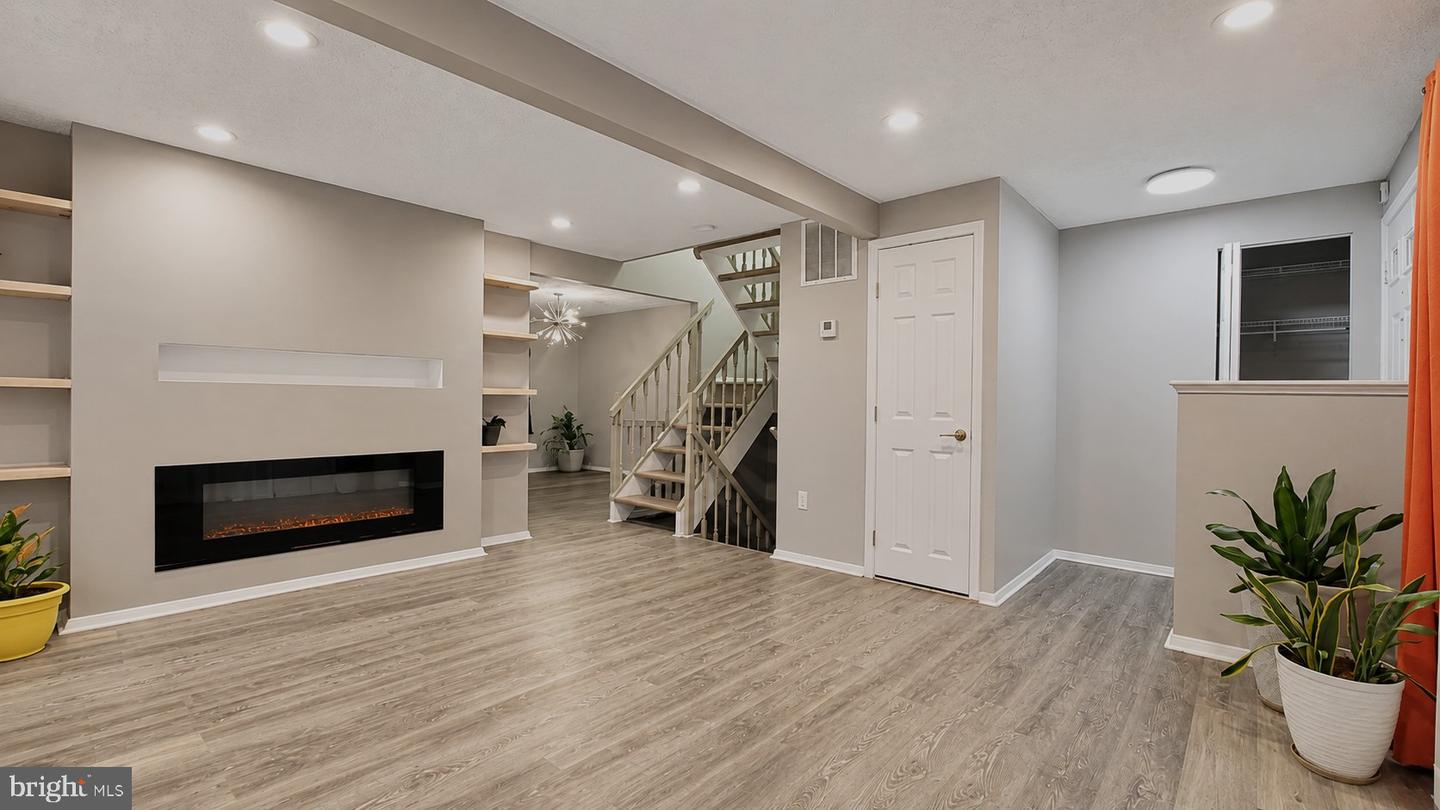 19105 Willow Spring Dr Property Photo 6