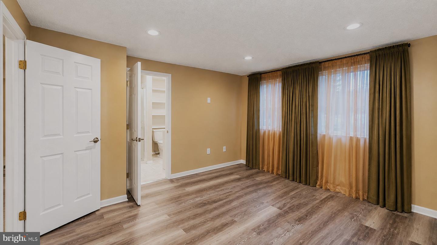 19105 Willow Spring Dr Property Photo 9