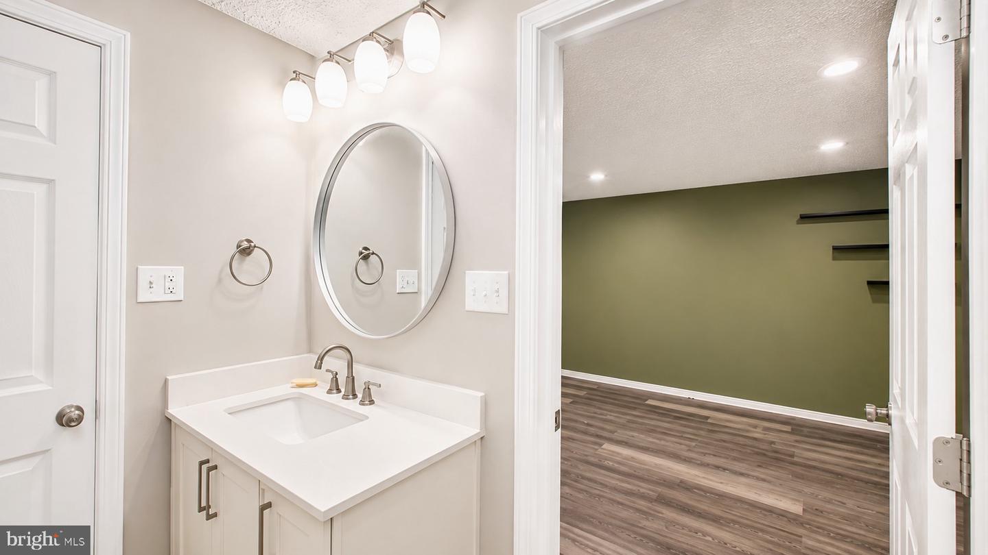 19105 Willow Spring Dr Property Photo 11