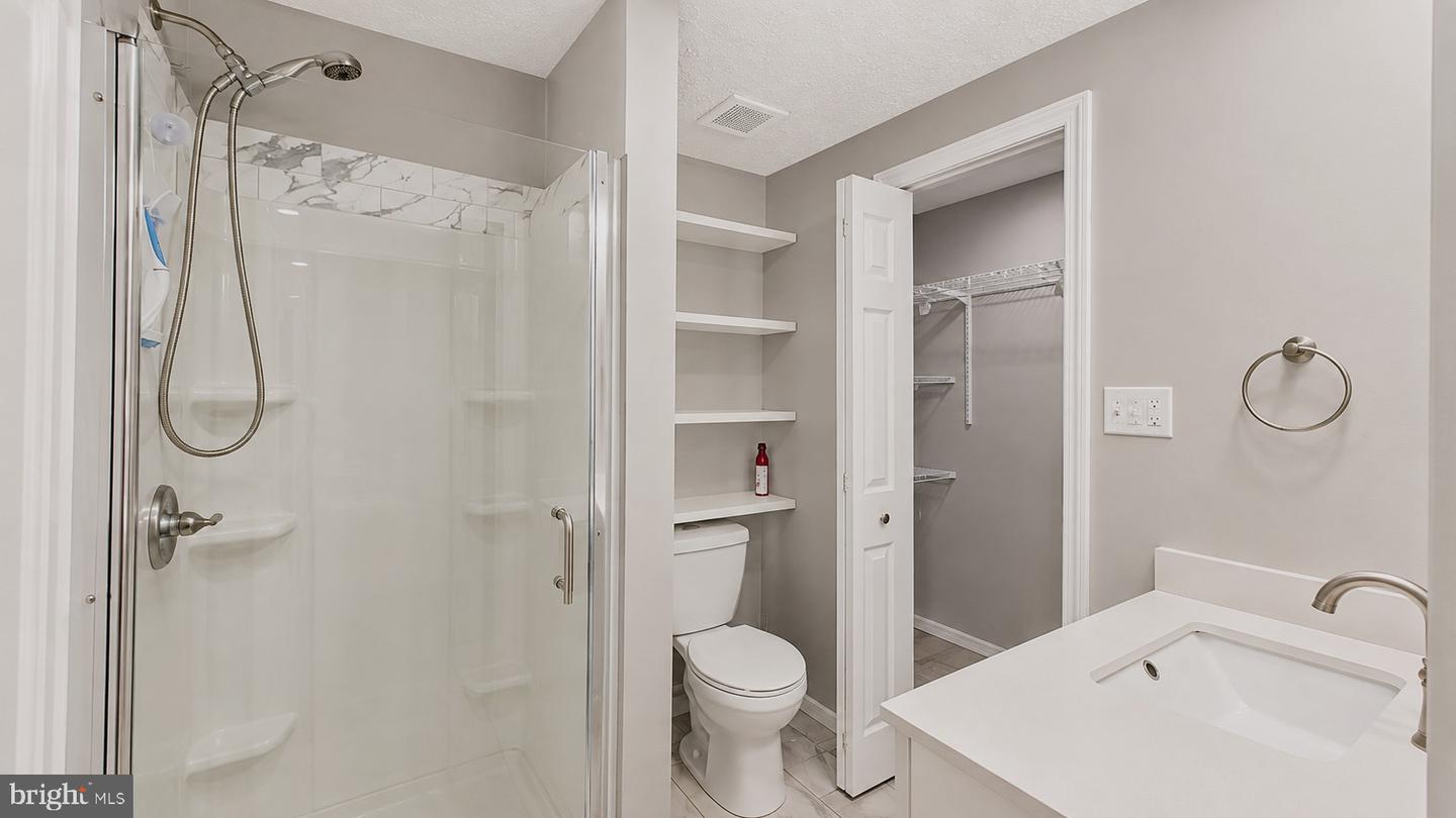 19105 Willow Spring Dr Property Photo 12
