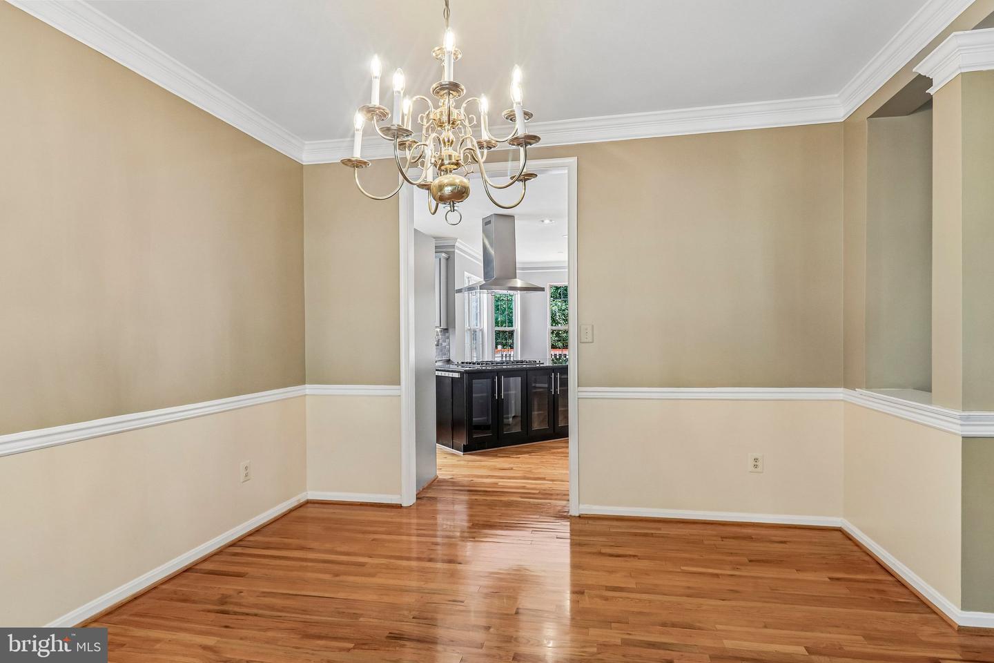 18428 Crownsgate Cir Property Photo 11