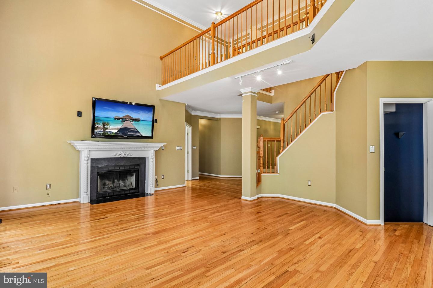 18428 Crownsgate Cir Property Photo 20