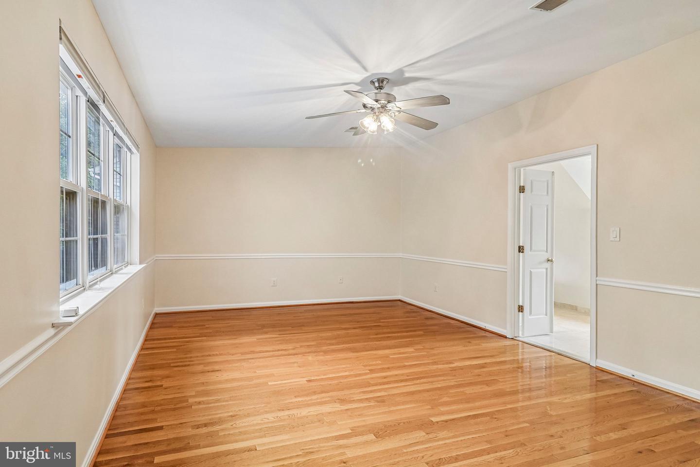 18428 Crownsgate Cir Property Photo 38