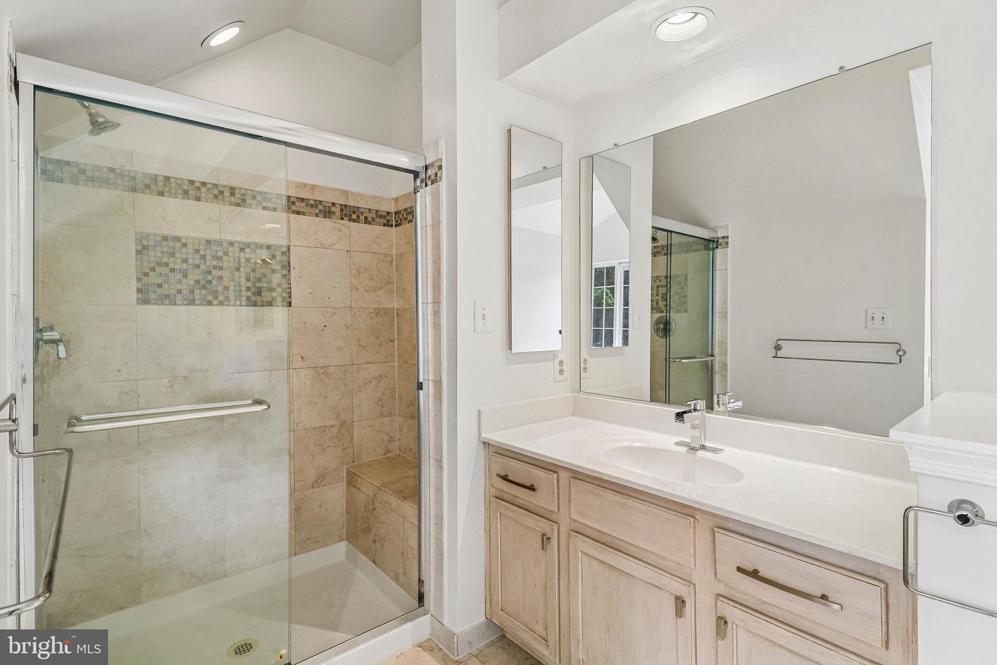 18428 Crownsgate Cir Property Photo 49