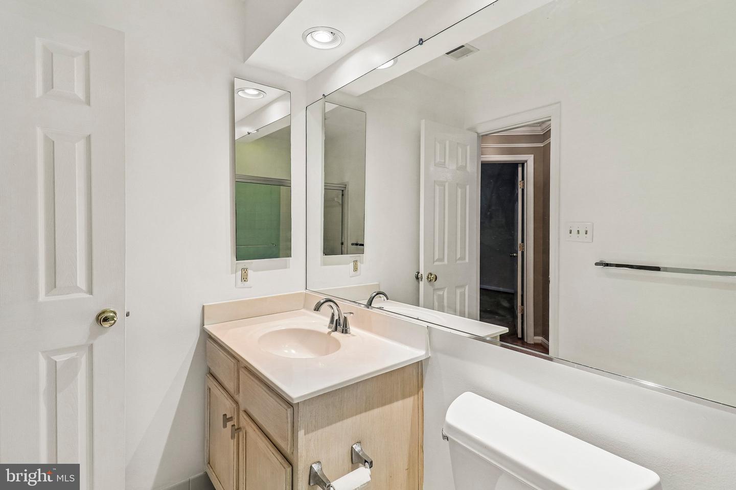 18428 Crownsgate Cir Property Photo 60
