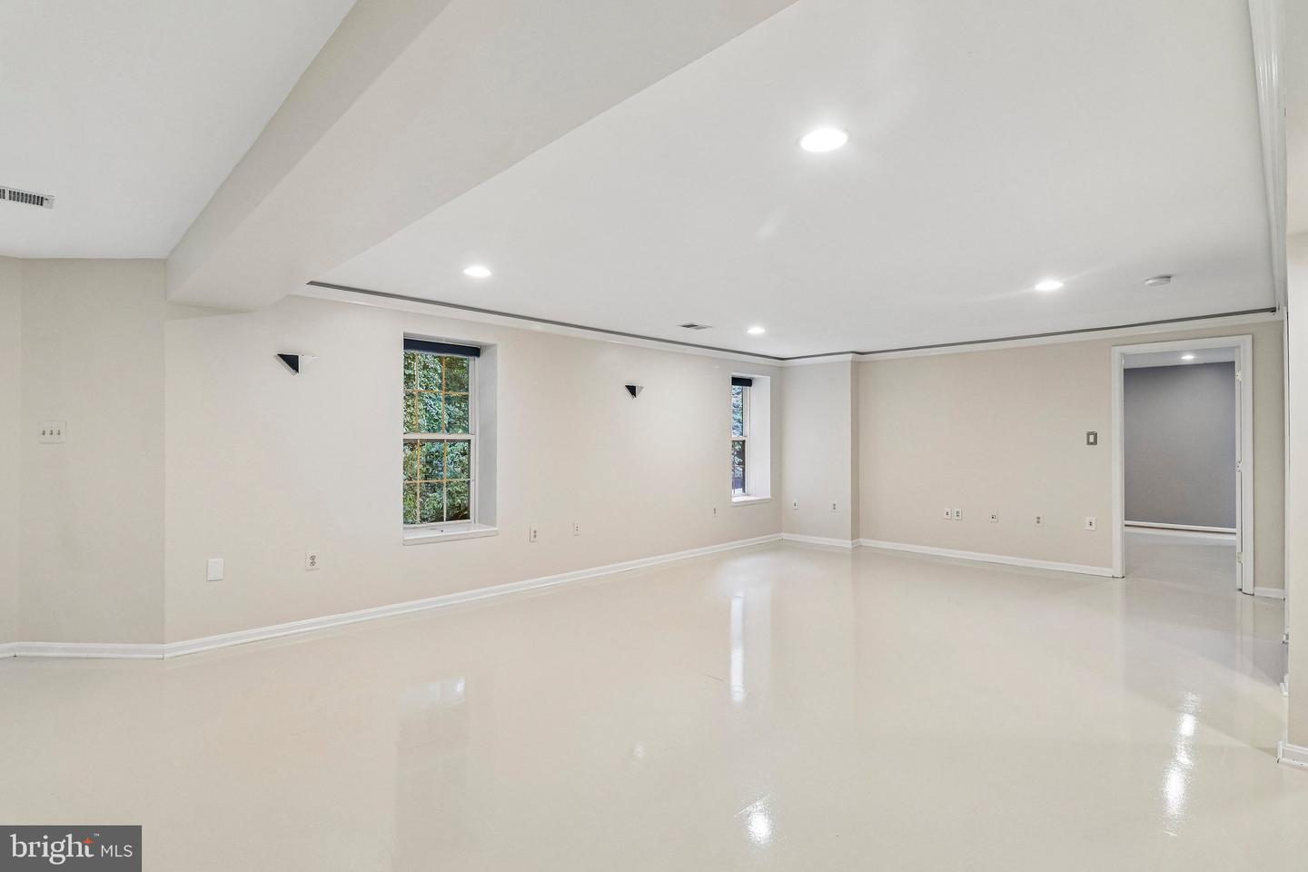 18428 Crownsgate Cir Property Photo 69