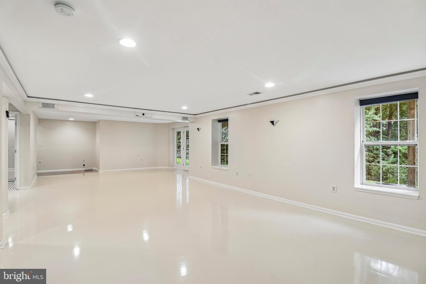 18428 Crownsgate Cir Property Photo 70