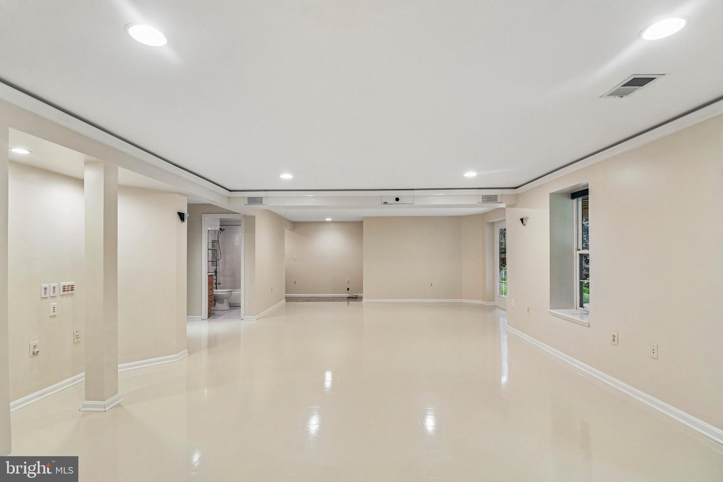 18428 Crownsgate Cir Property Photo 71