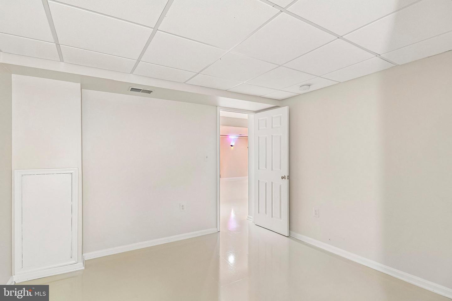 18428 Crownsgate Cir Property Photo 77