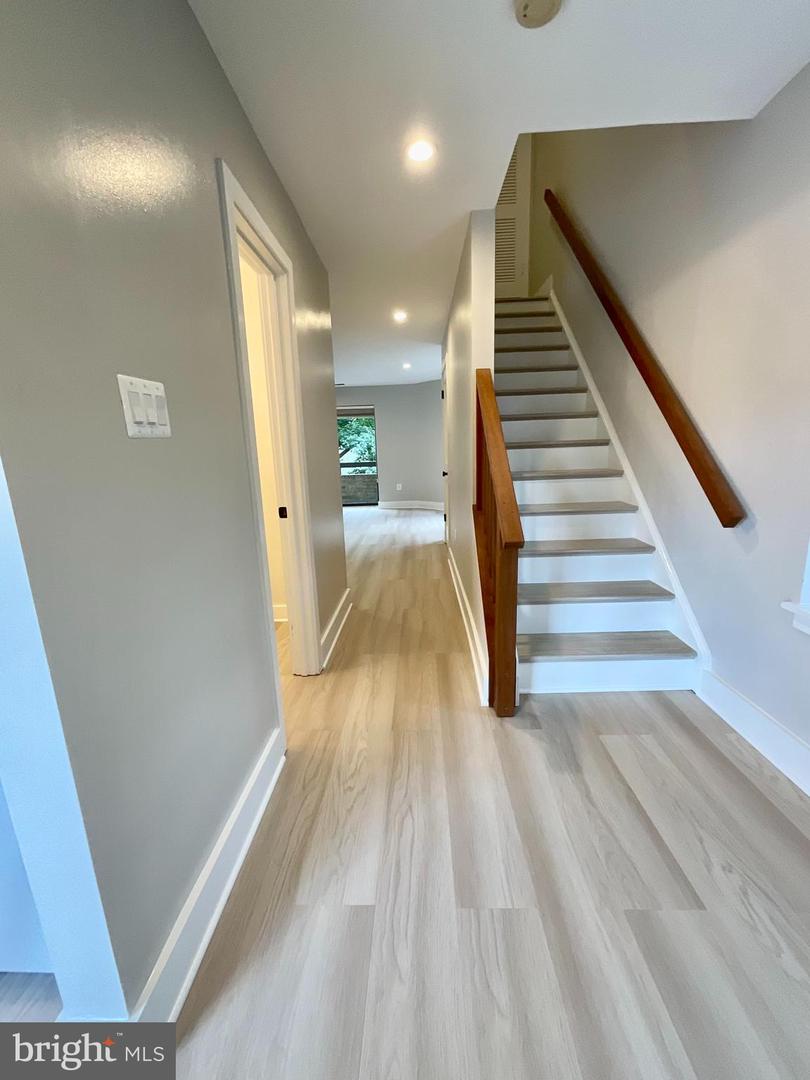1 Dudley Ct #39 Property Photo 3