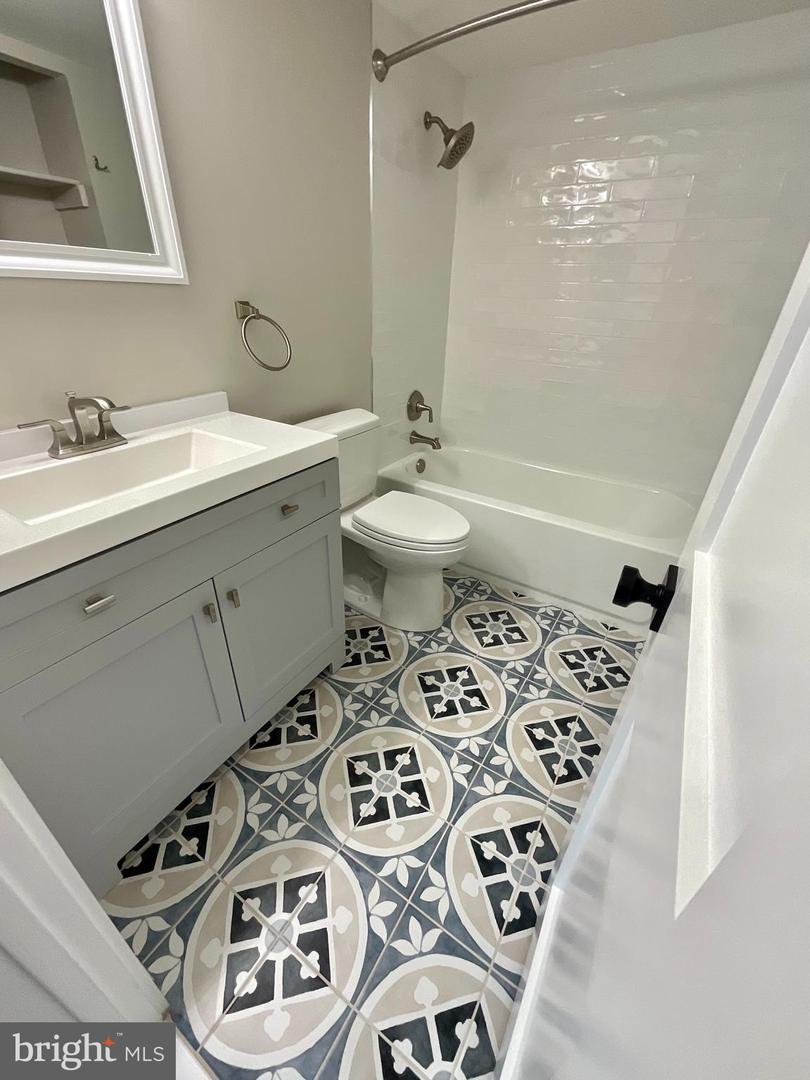 1 Dudley Ct #39 Property Photo 14