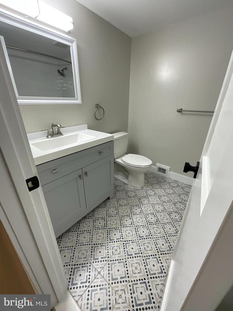 1 Dudley Ct #39 Property Photo 17
