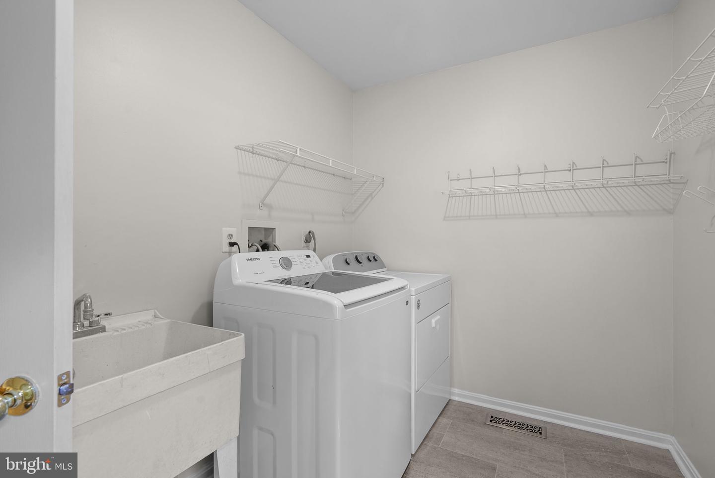 3358 Megans Way Property Photo 17