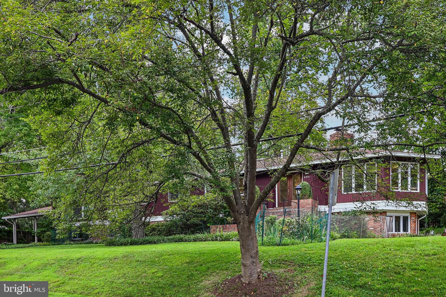 8901 Charred Oak Dr Property Photo 54