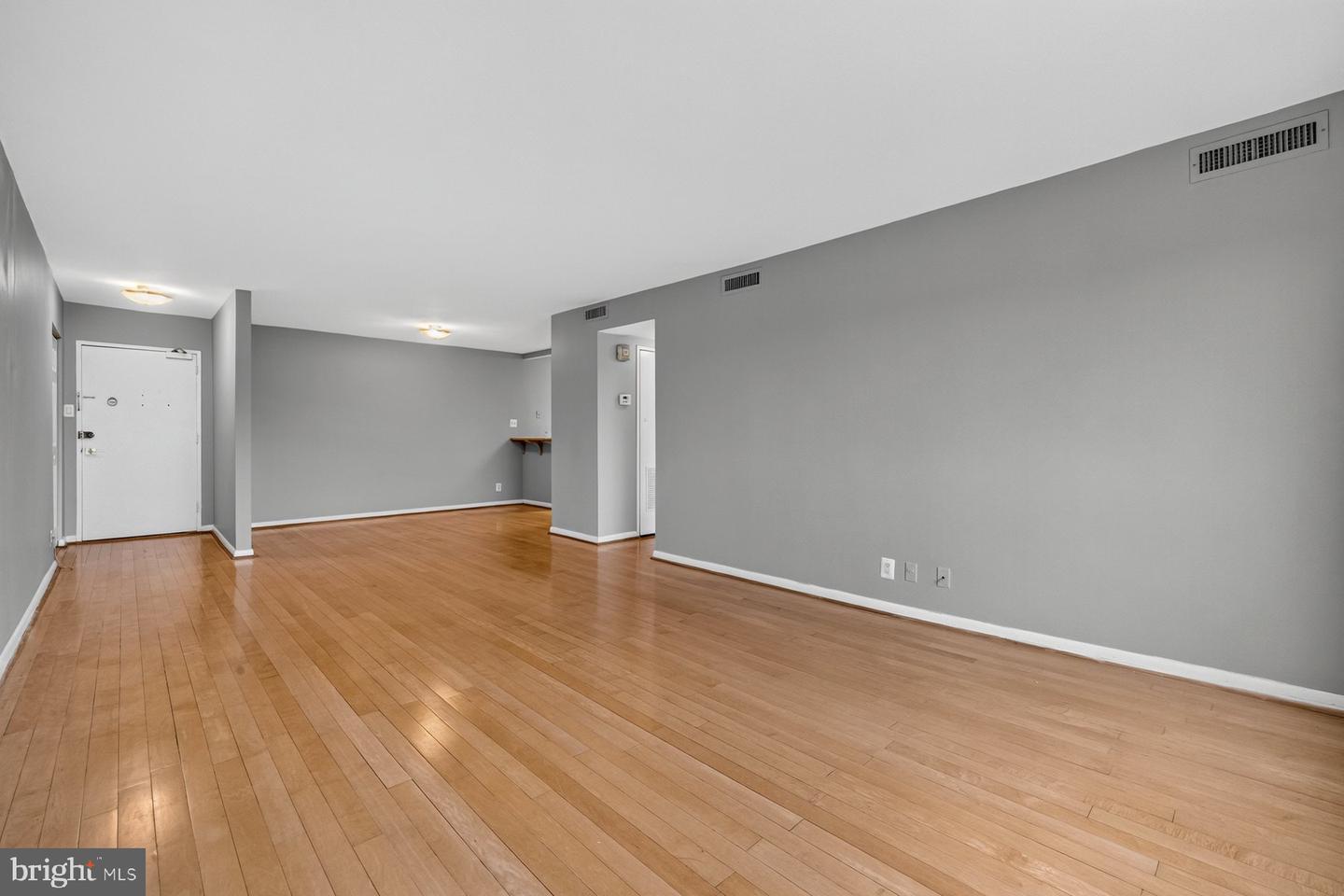 8315 N Brook Ln #2-1004 Property Photo 5