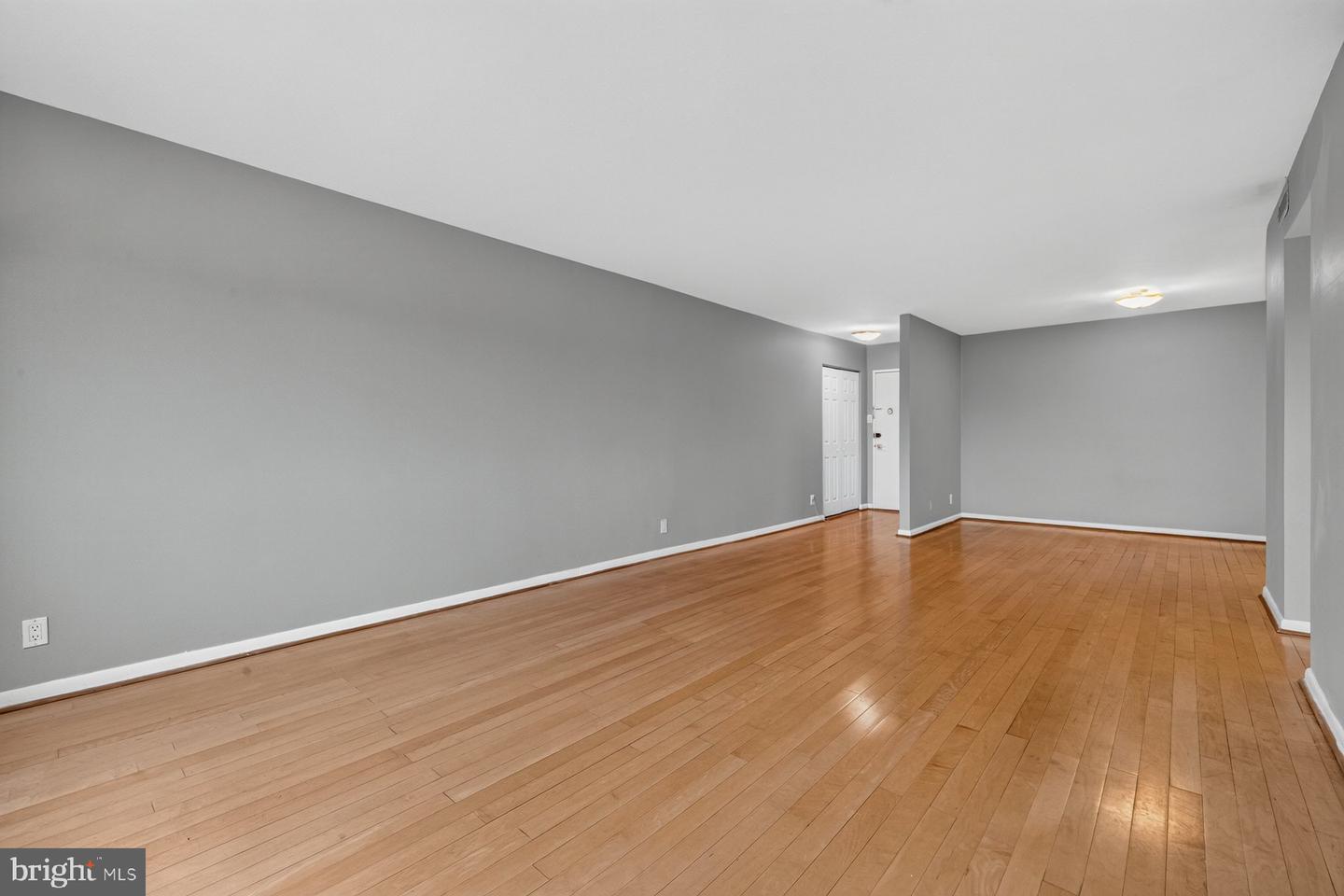 8315 N Brook Ln #2-1004 Property Photo 6