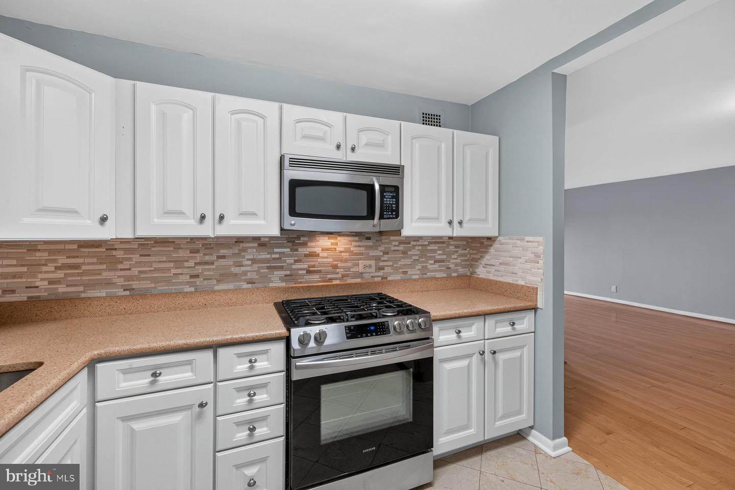 8315 N Brook Ln #2-1004 Property Photo 11