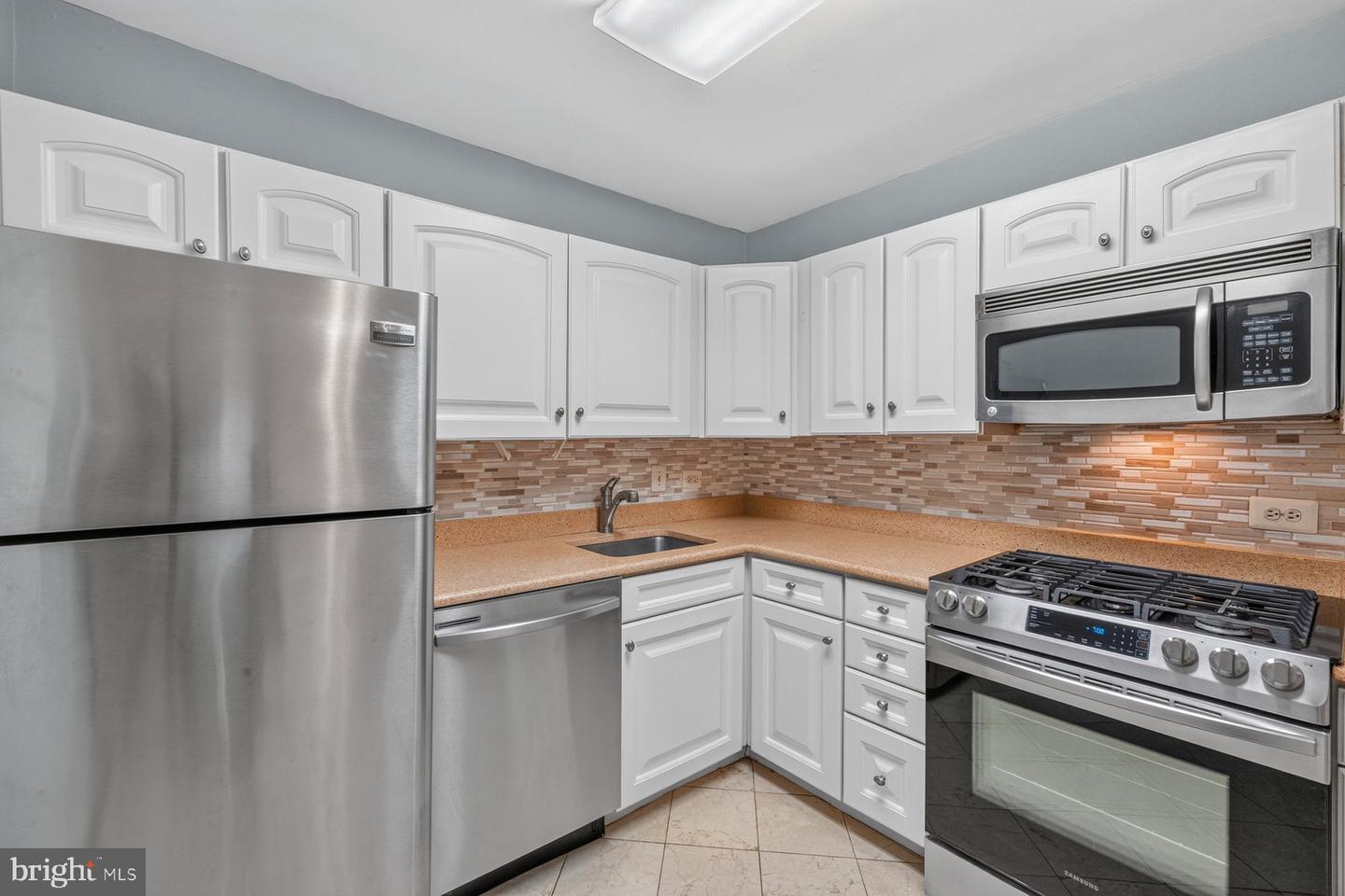 8315 N Brook Ln #2-1004 Property Photo 13