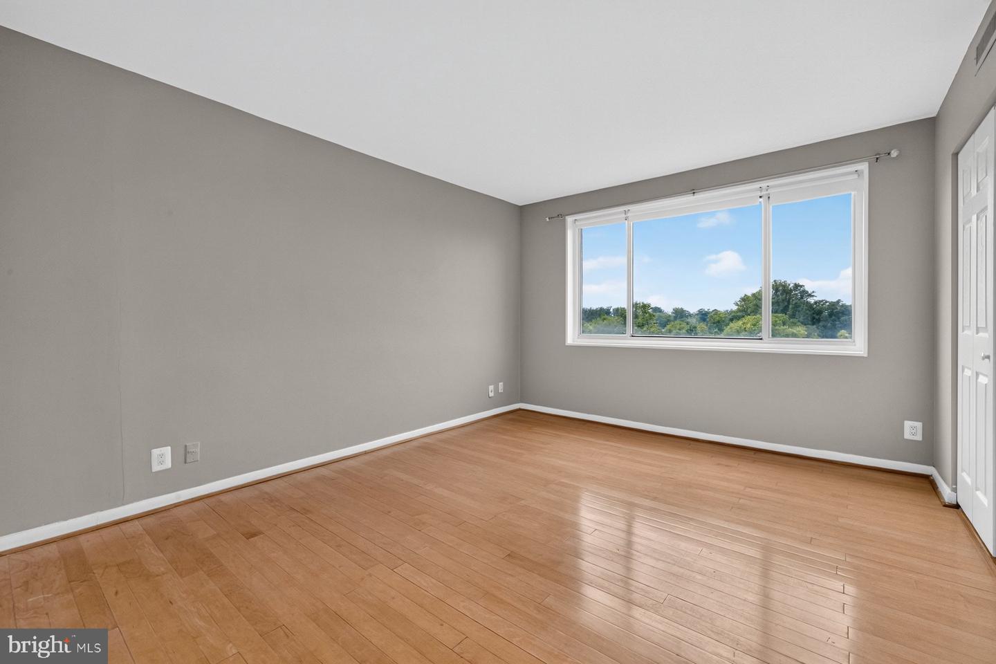 8315 N Brook Ln #2-1004 Property Photo 14
