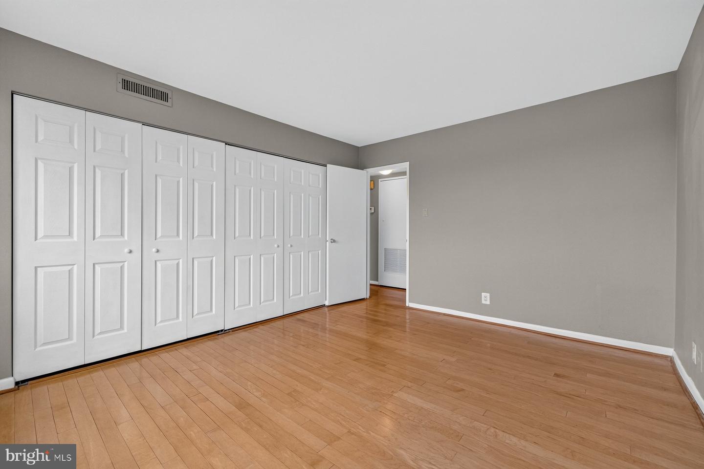 8315 N Brook Ln #2-1004 Property Photo 15