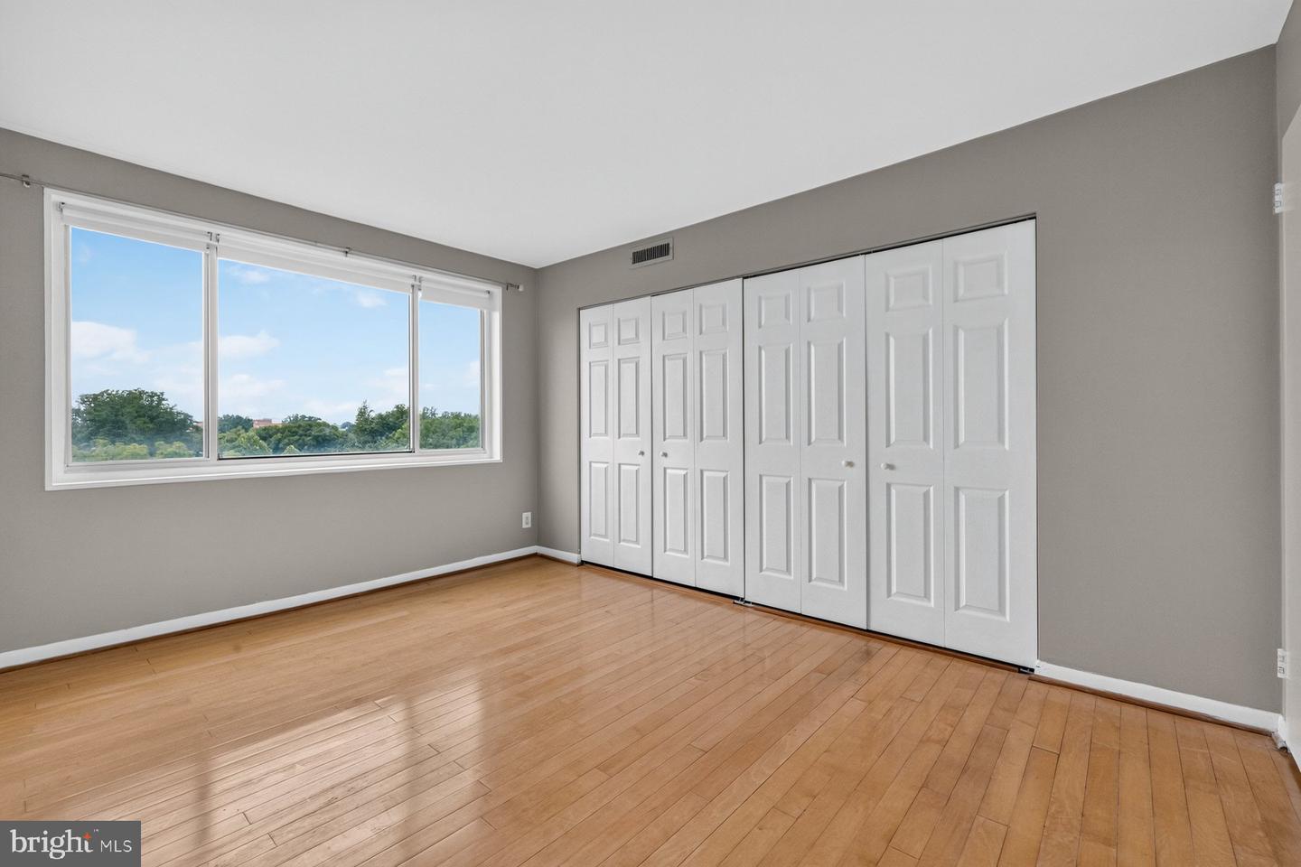 8315 N Brook Ln #2-1004 Property Photo 16