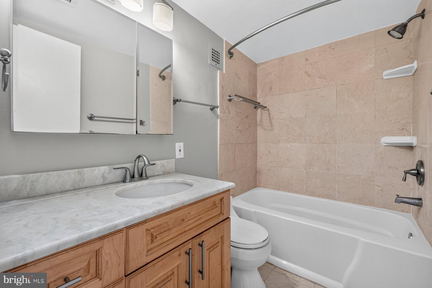 8315 N Brook Ln #2-1004 Property Photo 19