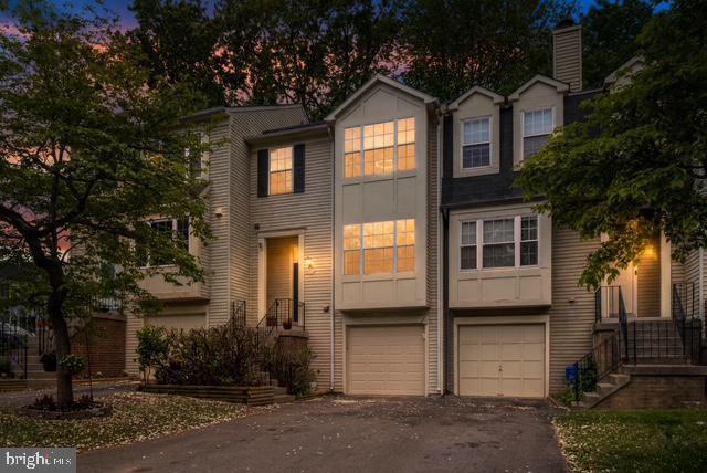 52 CHERRY BEND CT