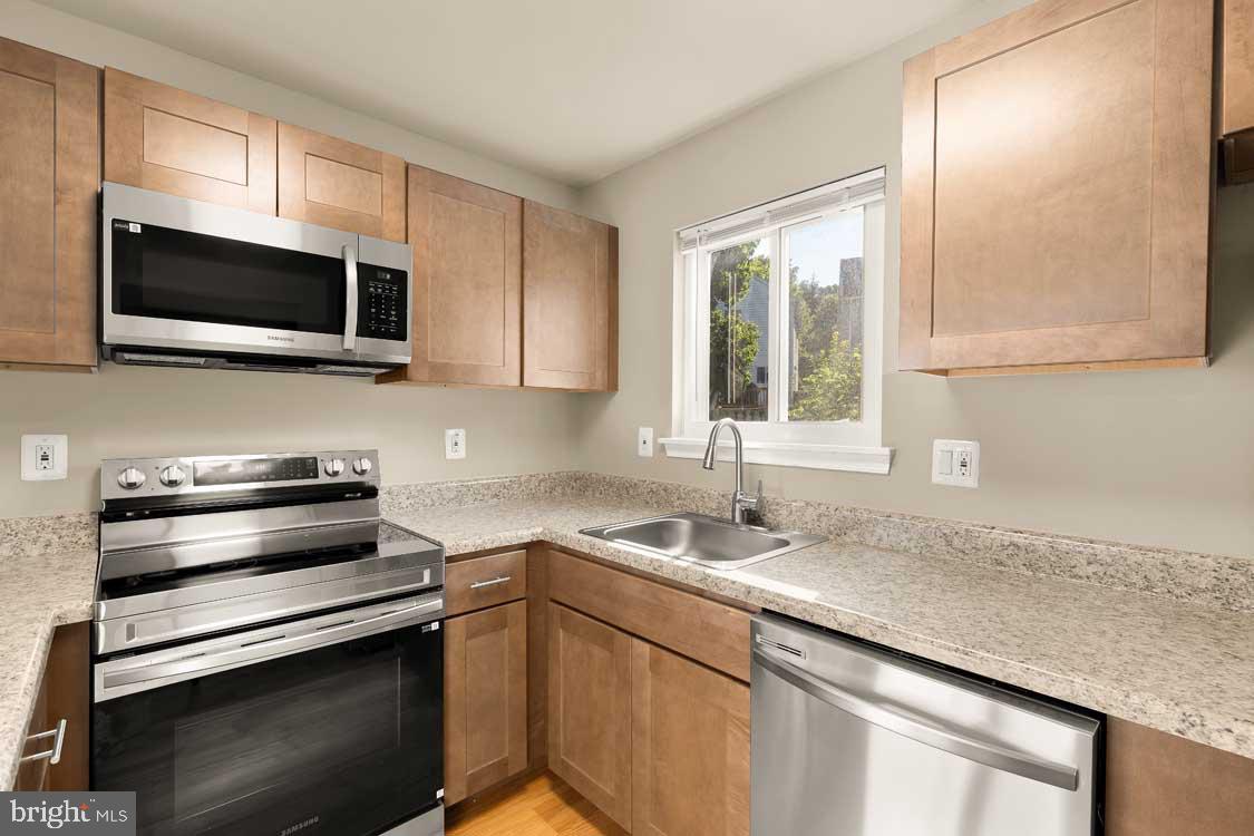 12104 Songbird Ln Property Photo 13