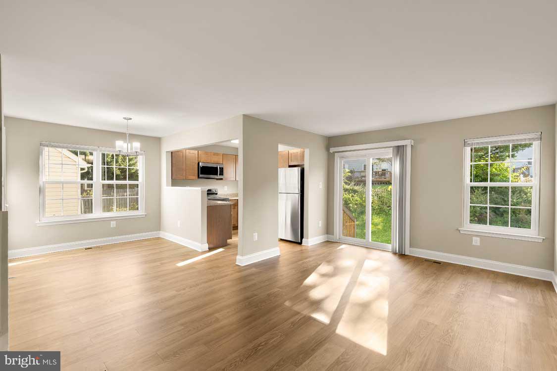 12104 Songbird Ln Property Photo 17